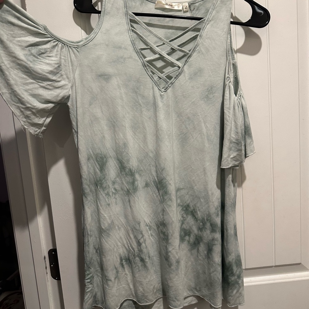 ANDREE BY UNIT Mint Crisscross Top